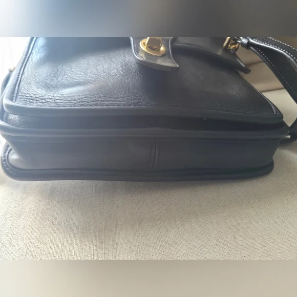 Coach Purse -Large Black Shoulder Pouch/Station Bag Y2K - Picture 5 of 6